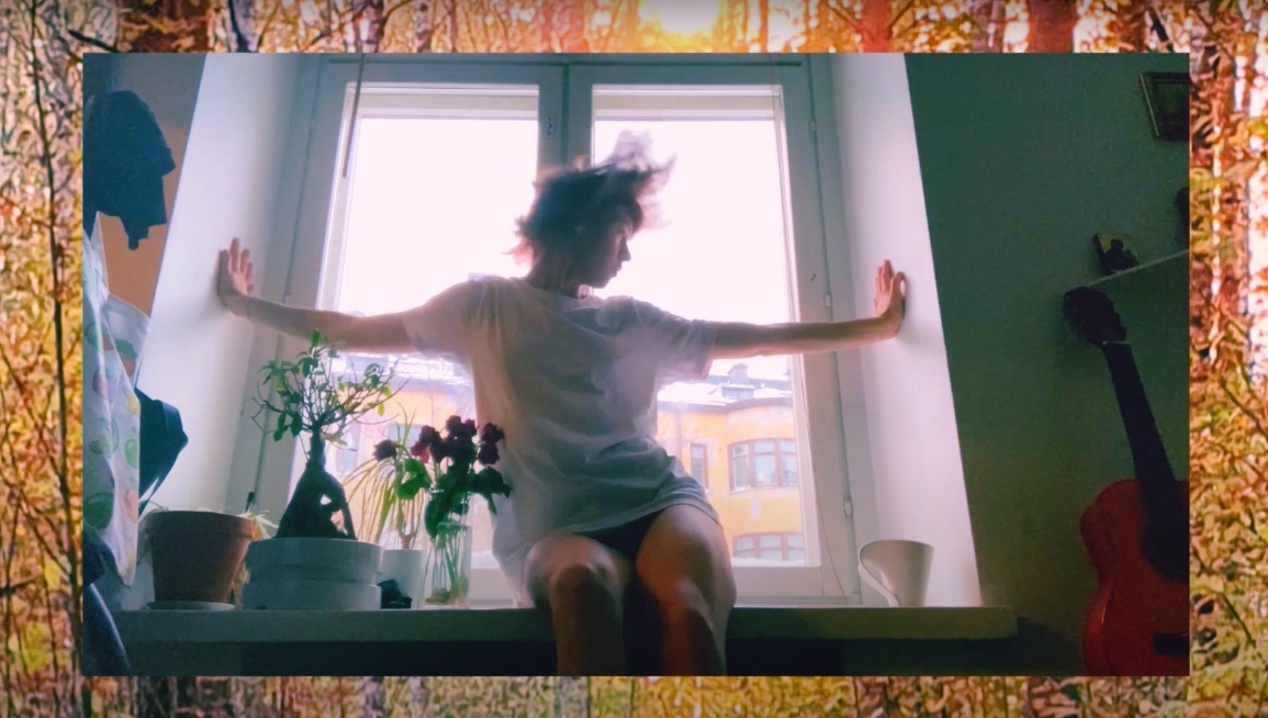Iris Kukka: artista finlandesa flerta com o minimal synth em novo single e vídeo “Sä oot aurinko”