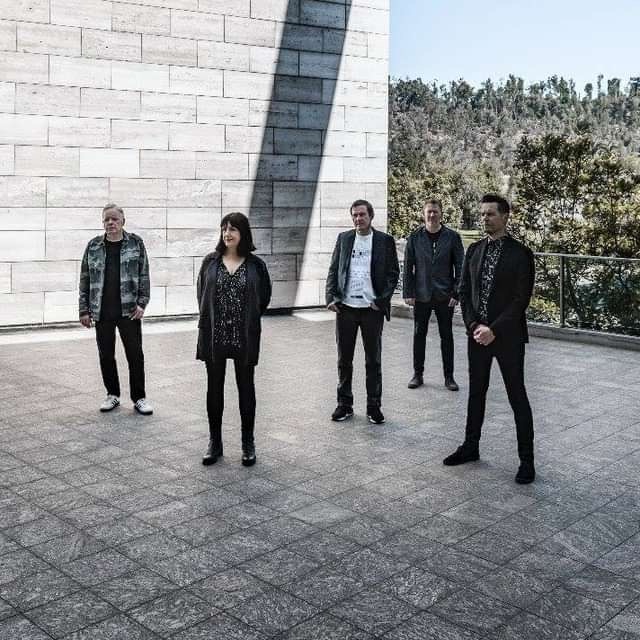 You are currently viewing New Order compartilha 1º vídeo de próximo registro ao vivo, assista “The Perfect Kiss”