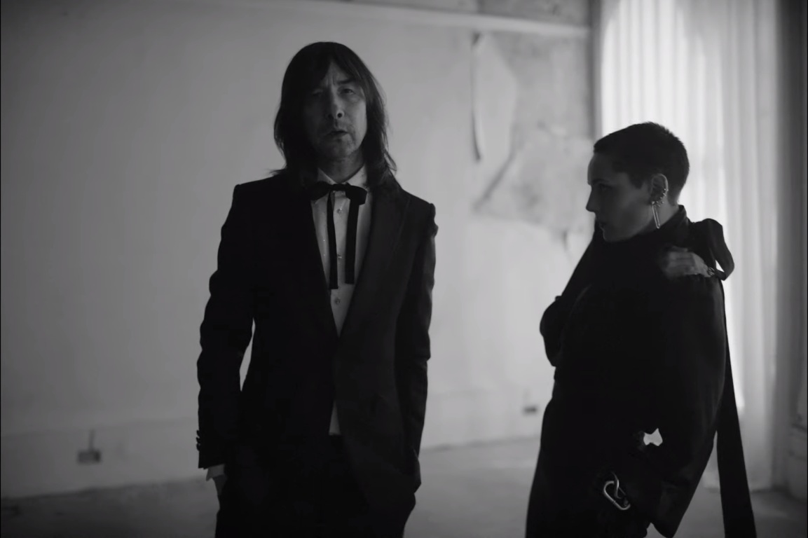 You are currently viewing Bobby Gillespie (Primal Scream) e Jehnny Beth (Savages) lançam novo vídeo “Chase It Down”
