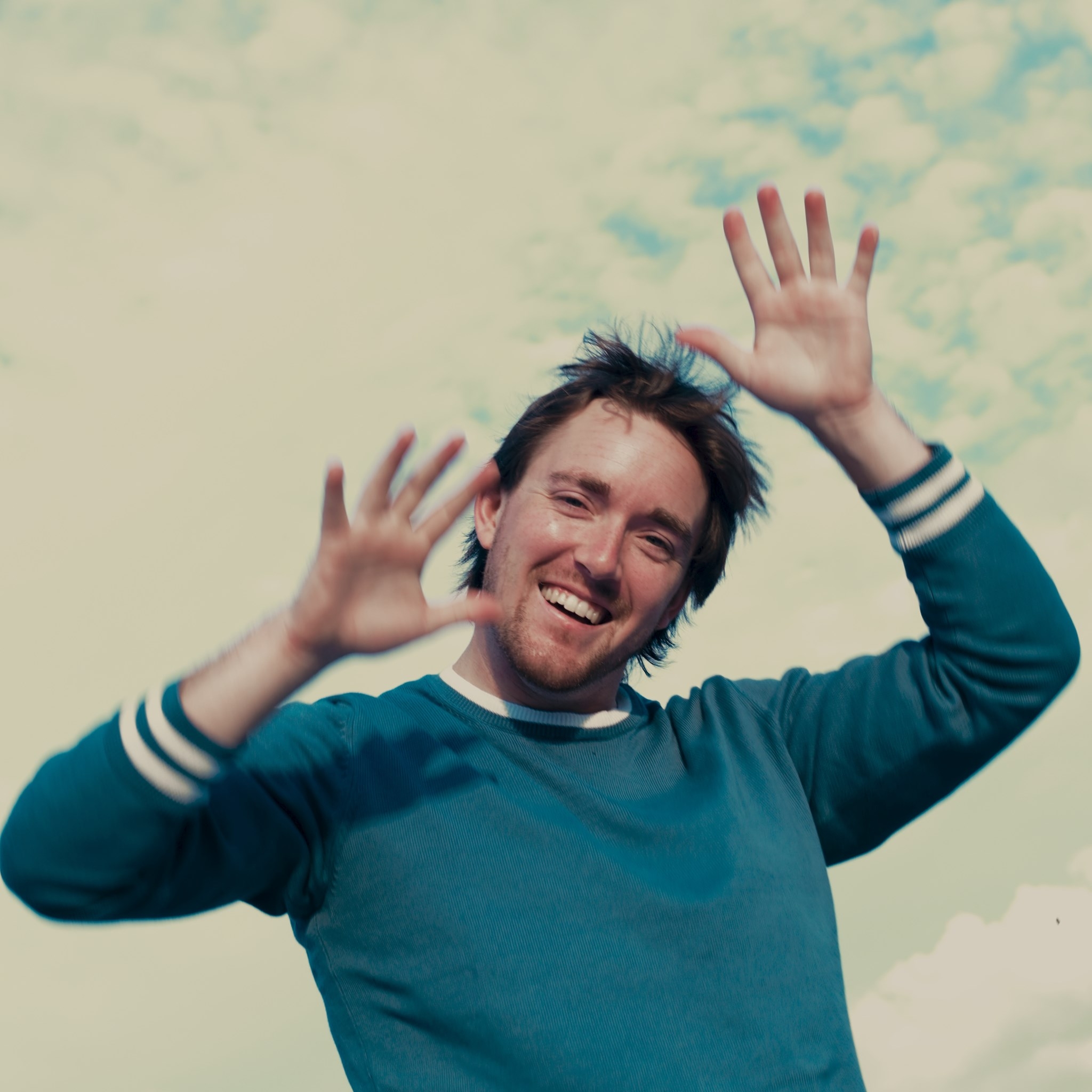 Leia mais sobre o artigo Artista indie rock, Ian McFarland, promove novo álbum com vídeo do single “Plus One to Heaven”