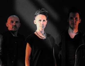 Leia mais sobre o artigo Deleo: banda synth rock francesa anuncia primeiro álbum e compartilha vídeo do single “Satellite”