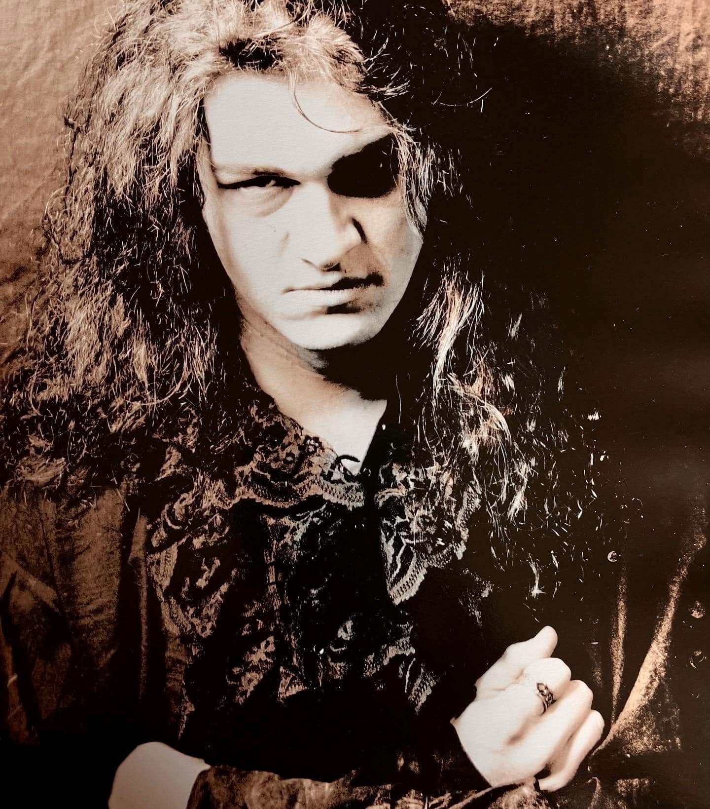 You are currently viewing Morre Stuart Anstis, ex-guitarrista do Cradle Of Filth, aos 48 anos