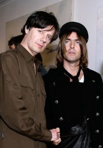 Leia mais sobre o artigo Liam Gallagher (ex-Oasis) confirma papo com John Squire (ex-Stone Roses) sobre formar supergrupo