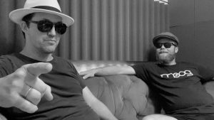 Read more about the article Duo indietronic Bromsen estreia com o single  e videoclipe “Merryman”