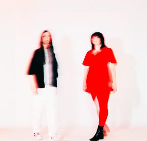 Leia mais sobre o artigo Ouça música nova do duo de shoegaze e dreampop Holding Hour, “Can I Leave Me Too?”