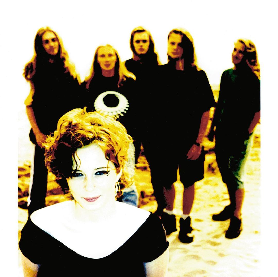 Leia mais sobre o artigo The Gathering se reunirá com Anneke Van Giersbergen para shows de 30º aniversário do álbum “Mandylion”